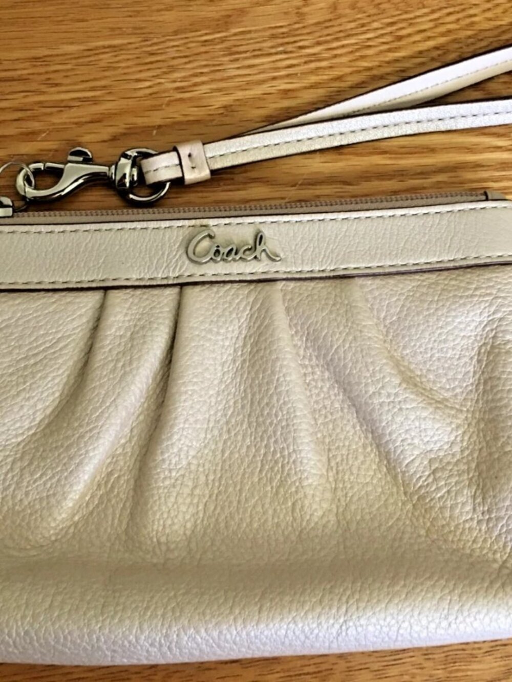 Coach Pearlescent Pleated Clutch Small Mini Purse Cream Lavender Lined